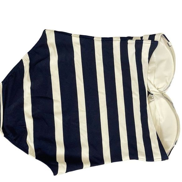 Ted Baker Cirana Bandeau one piece swimsuit. Material elastane and polyamide - Picture 6 of 10